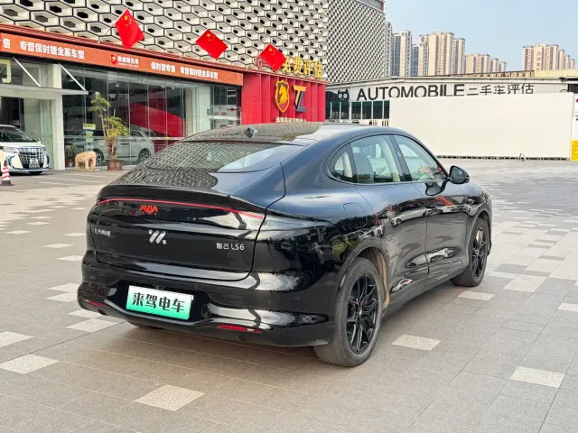 IM Motors LS6 — Фото автомобиля 6