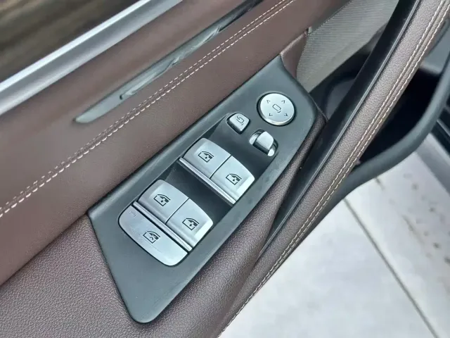 BMW 5 Series — Фото автомобиля 8