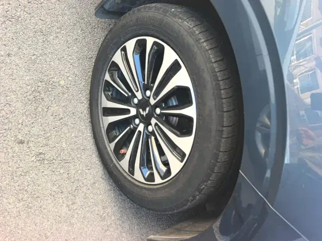 Wuling Jiachen — Фото автомобиля 6