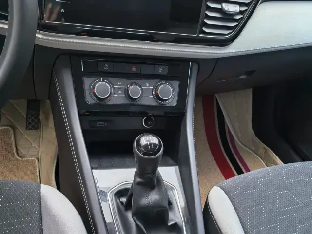 Jetta VS5 — Фото автомобиля 10
