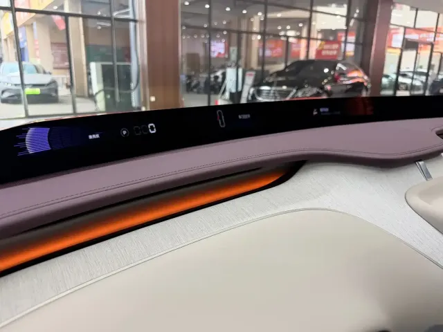 Xiaomi YU7 — Фото автомобиля 11