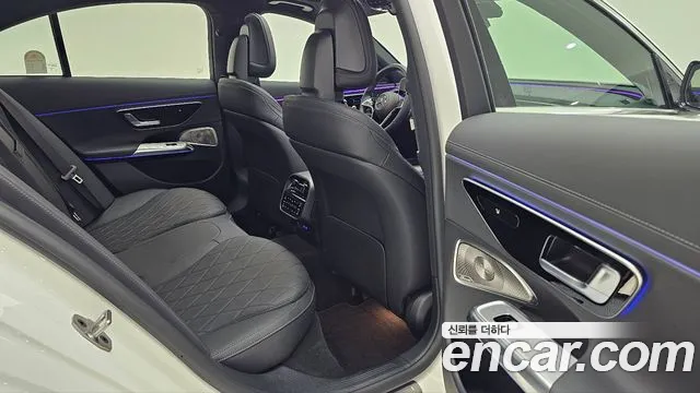 Mercedes-Benz E-Class — Фото автомобиля 10