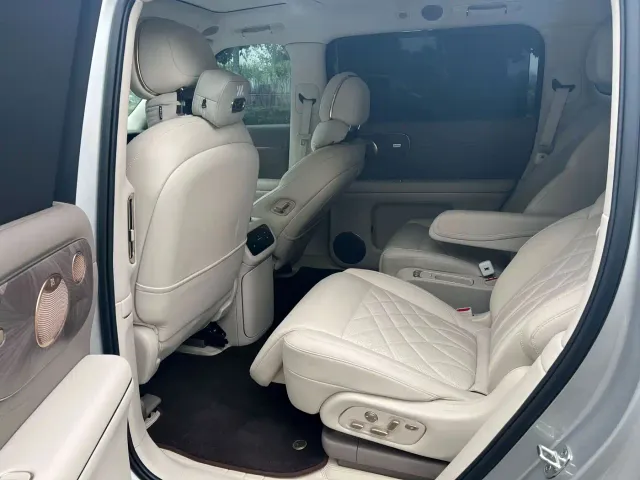 IM Motors LS9 — Фото автомобиля 6