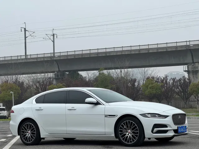 Jaguar XEL — Фото автомобиля 3