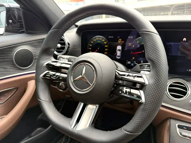 Mercedes-Benz E-Class — Фото автомобиля 8