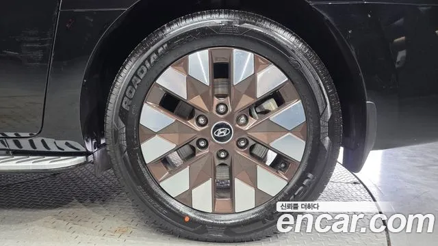 Hyundai Staria Staria 4WD Lounge 9 мест — Фото автомобиля 21