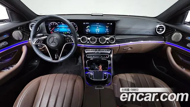 Mercedes-Benz E-Class — Фото автомобиля 4