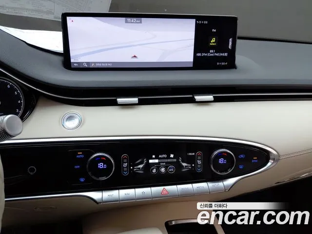 Genesis GV70 2.5T Бензин 2WD — Фото автомобиля 3