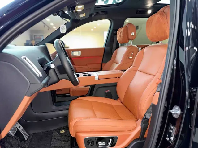 Li Auto L9 — Фото автомобиля 6