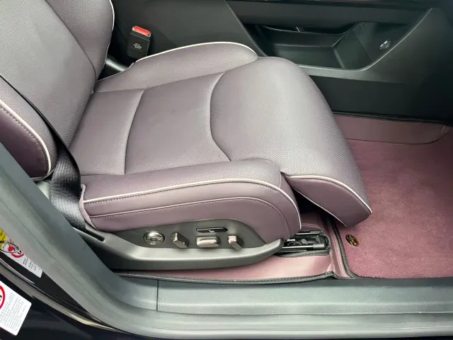 Mazda EZ-60 — Фото автомобиля 13
