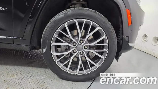 Jeep Cherokee WL — Фото автомобиля 21