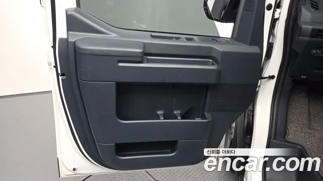 Kia PV5 — Фото автомобиля 13