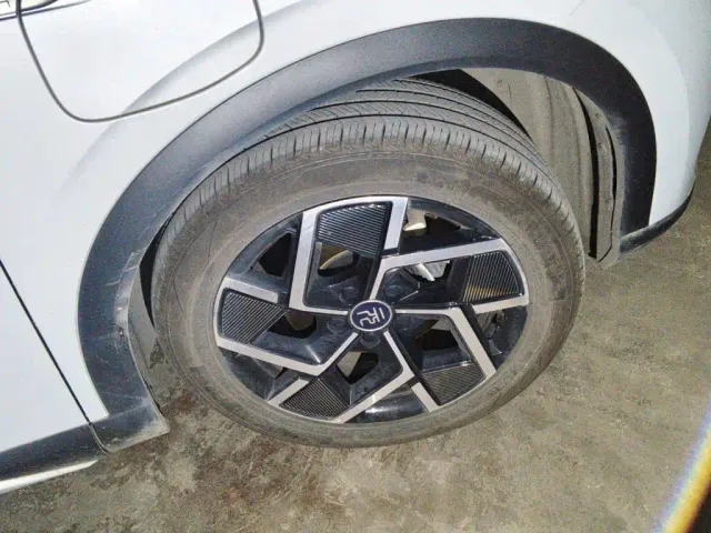 BYD Yuan PLUS — Фото автомобиля 24