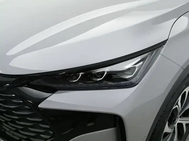 BYD Tang — Фото автомобиля 7