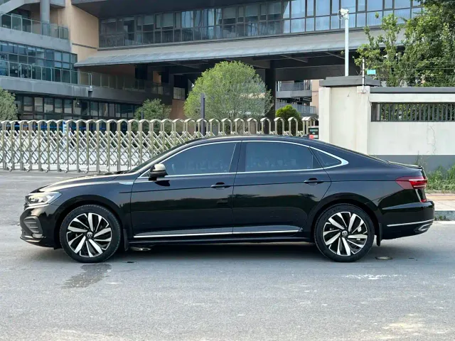 Volkswagen Passat — Фото автомобиля 5