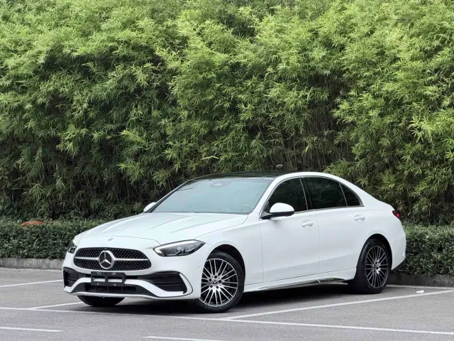 Фотография автомобиля — Mercedes-Benz C-Class