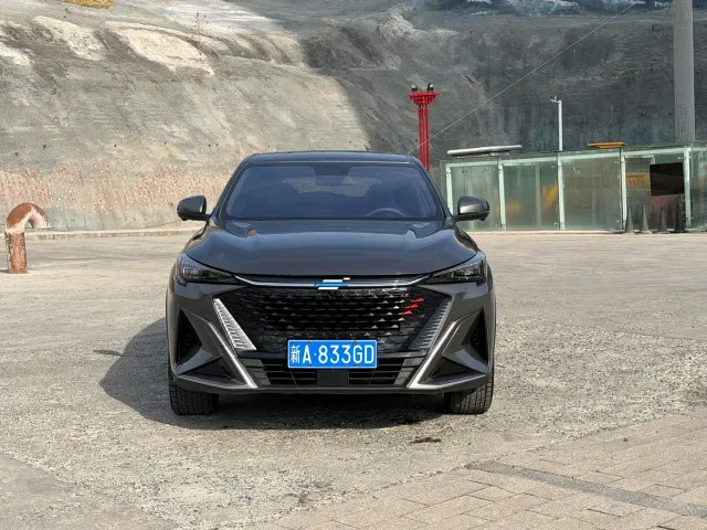 Changan X5 Plus — Фото автомобиля 2