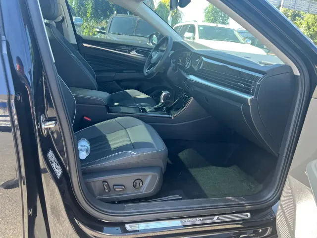Volkswagen Passat — Фото автомобиля 12