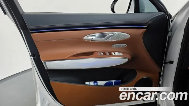 Genesis GV70 — Фото автомобиля 24