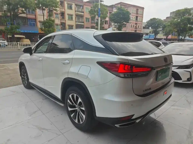 Lexus RX — Фото автомобиля 4