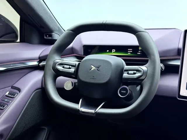 Xpeng P7 — Фото автомобиля 18