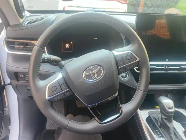 Toyota Highlander — Фото автомобиля 15