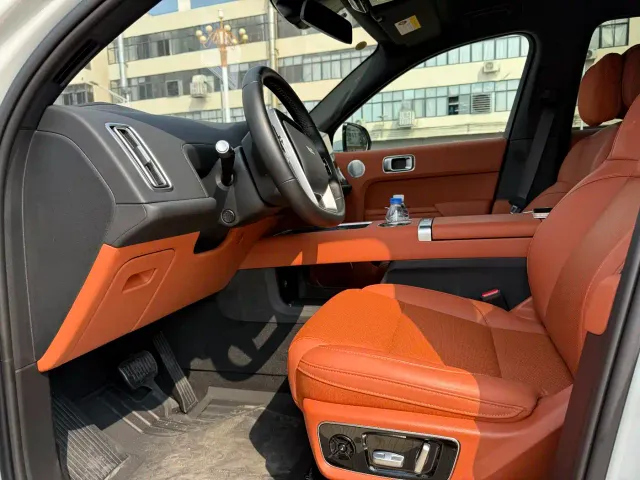 Li Auto L7 — Фото автомобиля 11