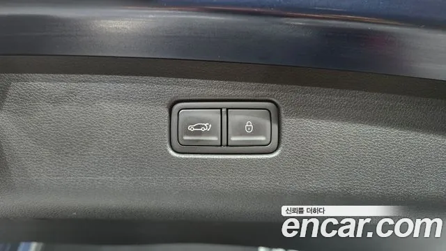 Genesis GV70 — Фото автомобиля 30