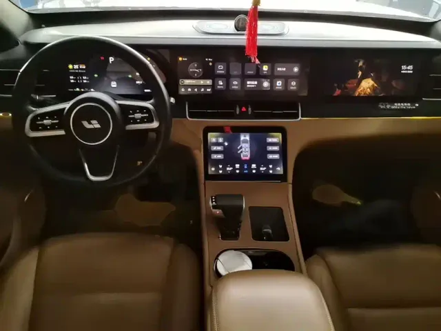 Li Auto ONE — Фото автомобиля 9