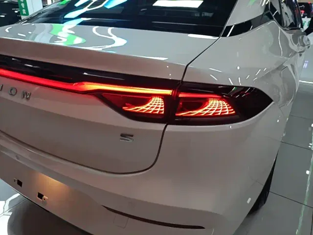 GAC Aion S — Фото автомобиля 7