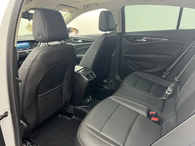 Buick Regal — Фото автомобиля 9