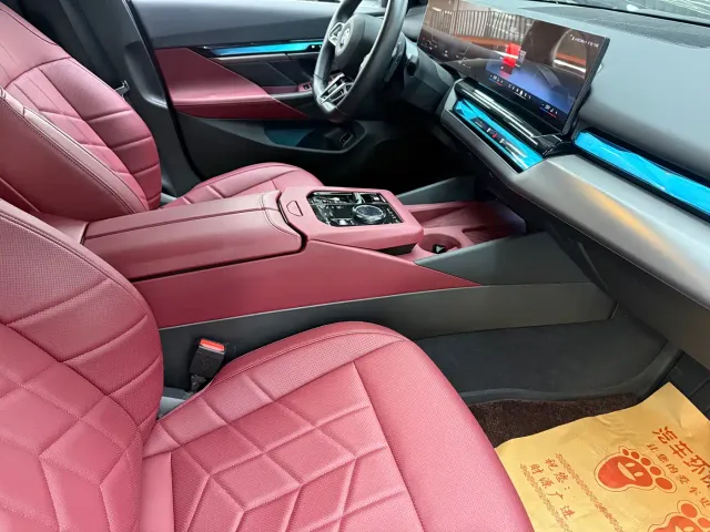 BMW 5 Series — Фото автомобиля 17