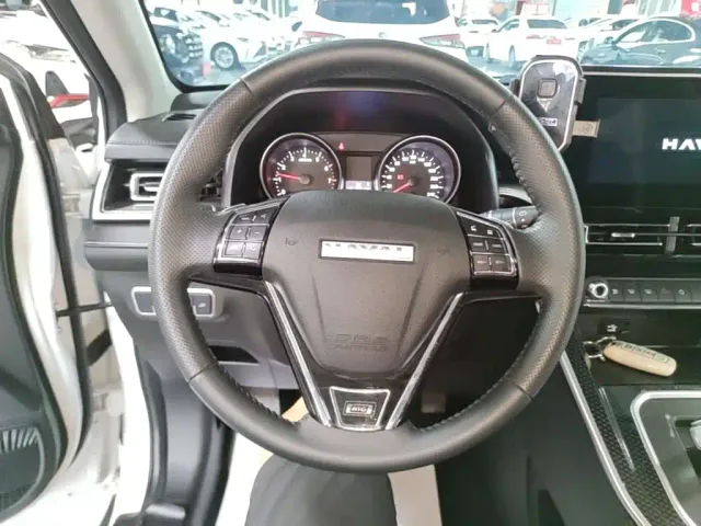 Haval M6 — Фото автомобиля 10