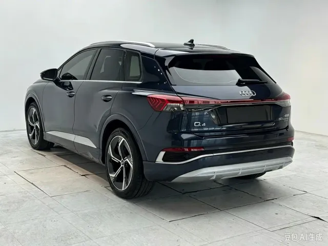 Audi Q4 e-tron — Фото автомобиля 6