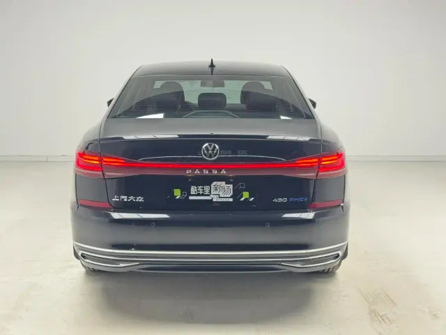 Volkswagen Passat — Фото автомобиля 5