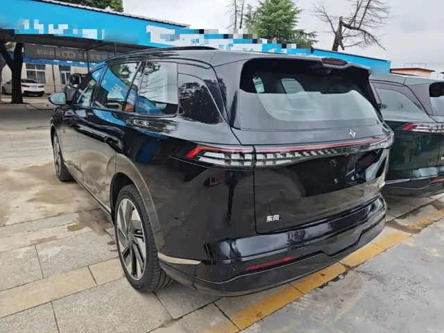 Dongfeng eπ 008 — Фото автомобиля 4