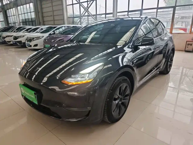 Фотография автомобиля — Tesla Model Y
