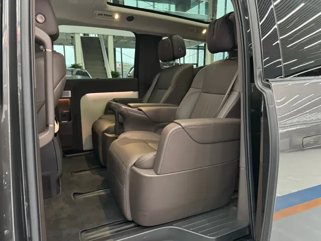 Li Auto MEGA — Фото автомобиля 7
