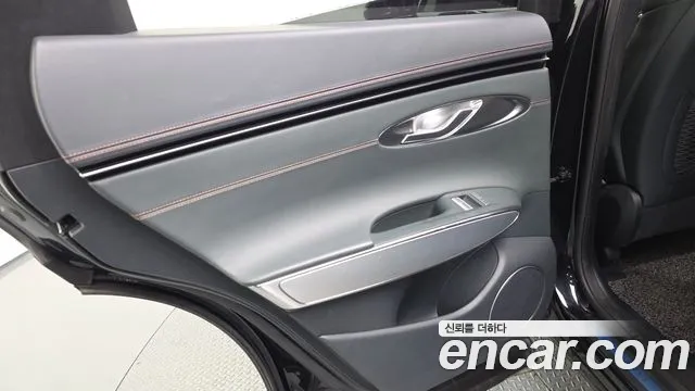 Genesis GV70 — Фото автомобиля 25