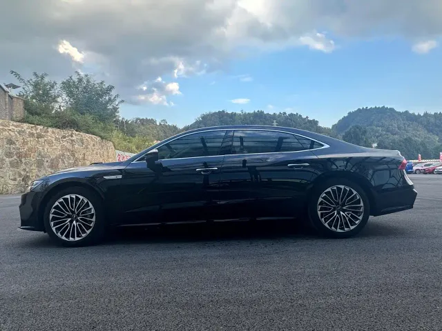 Audi A7L — Фото автомобиля 12