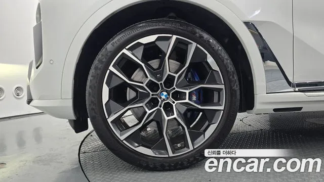 BMW X7 — Фото автомобиля 4