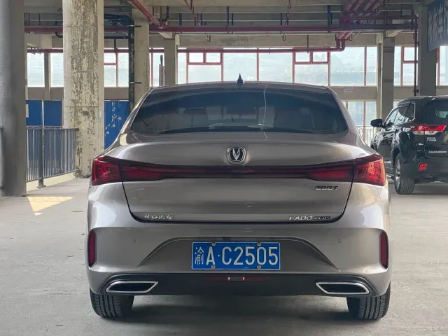 Changan Eado — Фото автомобиля 5