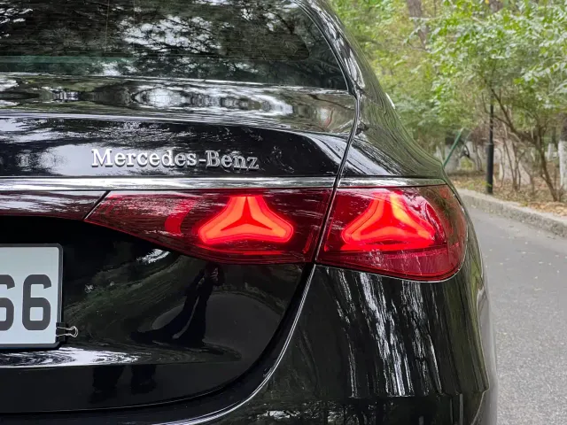 Mercedes-Benz E-Class — Фото автомобиля 9