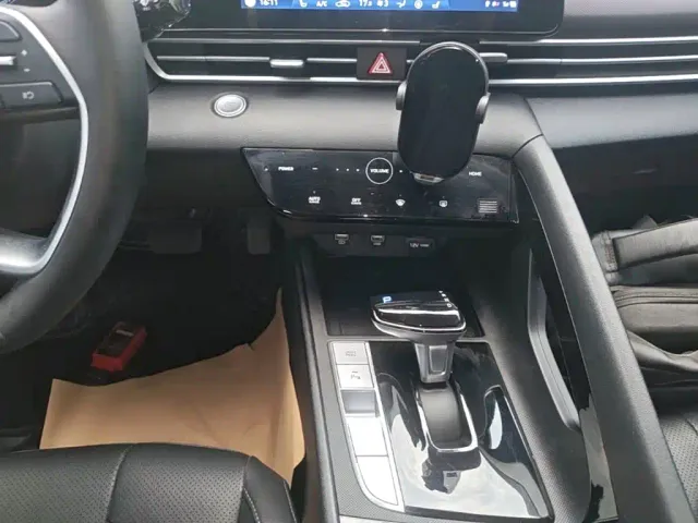 Hyundai Elantra — Фото автомобиля 13