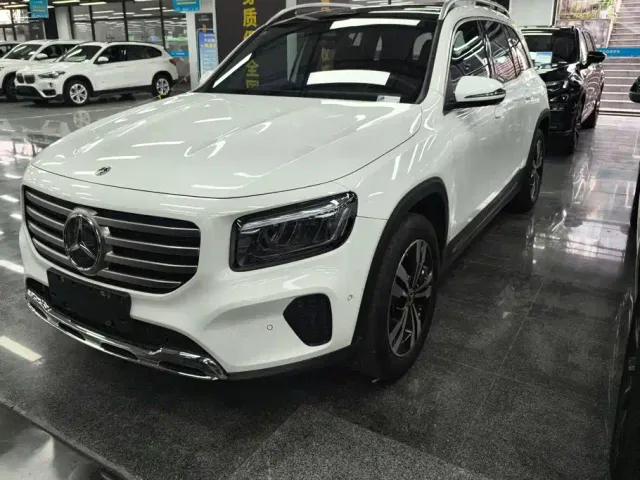 Фотография автомобиля — Mercedes-Benz GLB-Class