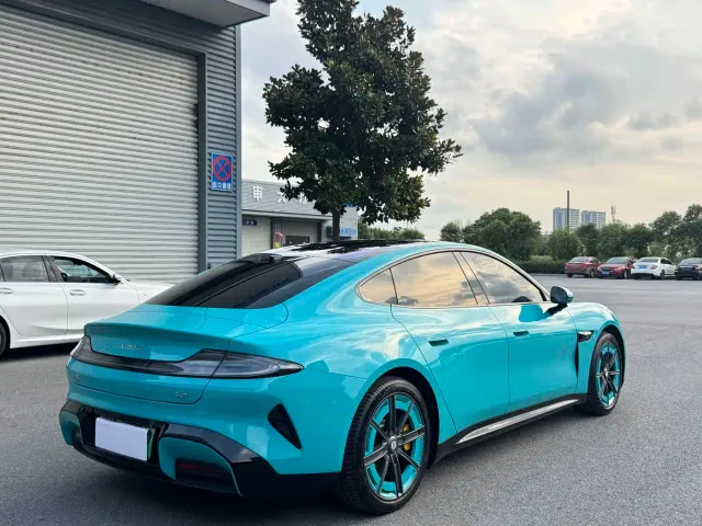 Xiaomi SU7 — Фото автомобиля 7