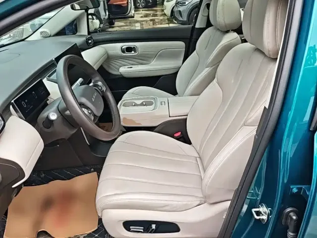 GAC Aion UT — Фото автомобиля 10