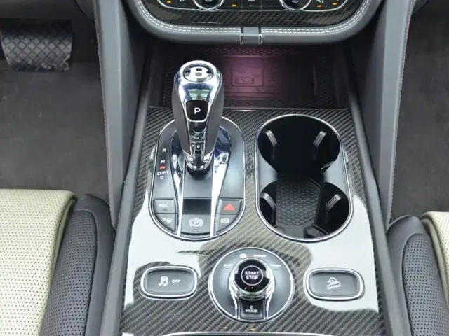 Bentley Bentayga Hybrid — Фото автомобиля 9