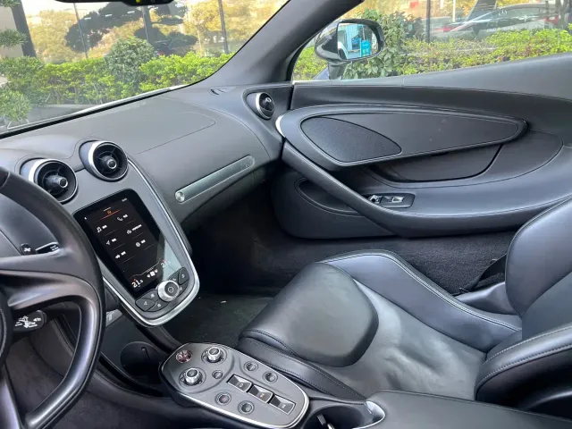 McLaren GT — Фото автомобиля 6