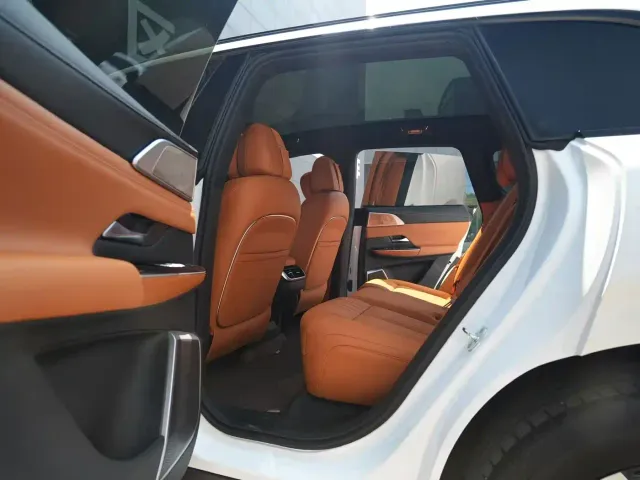 Xpeng G9 — Фото автомобиля 13